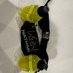 Nathan water bottle running belt